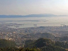 IfWlC:CƎR̊Ԃ̃JIJi  Rio de Janeiro: Carioca Landscapes between the Mountain and the Sea